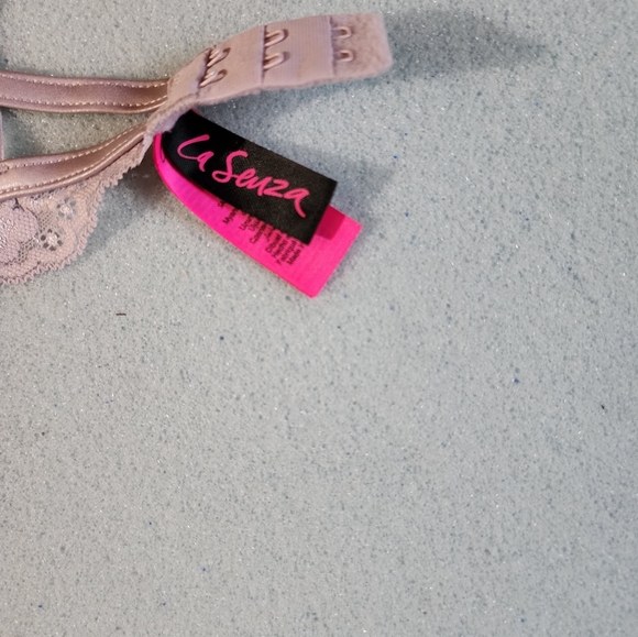 Brassière - Picture 3 of 3